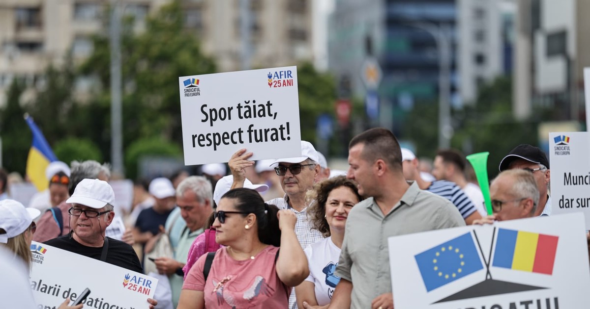 Protest impotriva taierilor de sporuri