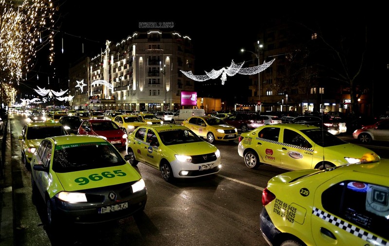 Polițiștii au deschis dosar penal, după protestul taximetriștilor de aseară. Care sunt acuzațiile