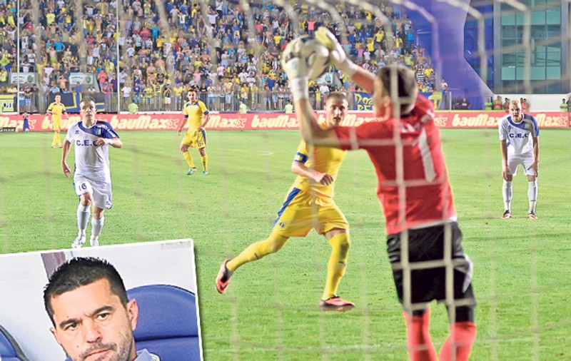 INTERVIU | Cosmin Contra, antrenorul Petrolului, este supărat pe Gicu Grozav pentru penalty-ul ratat cu Pandurii: «Nici la antrenament n-a dat scăriţă!»