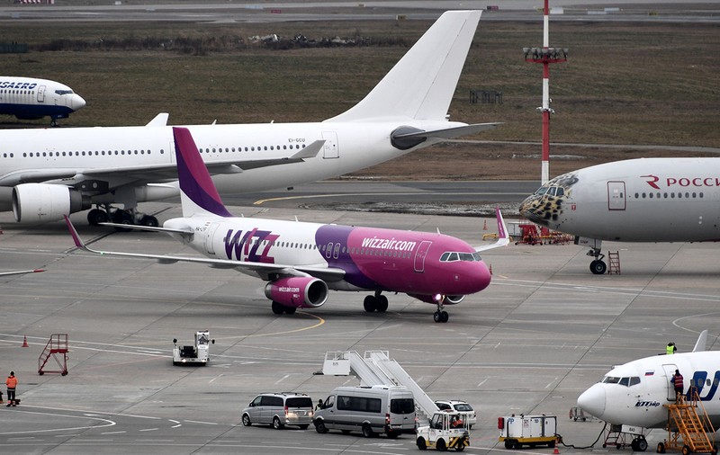 Avion Wizz Air, decolat din România spre Dubai, a aterizat forțat la Ankara, după ce pasagerii au fost amenințați cu moartea de doi pakistanezi