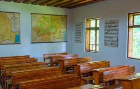 Judeţul cu 124 de şcoli fără autorizaţie sanitară. 12 încă au toaletele în curte