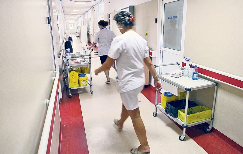 N-ai loc de muncă? Sute de slujbe sunt puse la bătaie în străinătate! Germania vrea asistenți medicali români