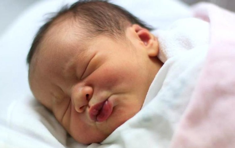 O femeie din Cehia a născut la peste trei luni după ce fusese declarată în moarte cerebrală