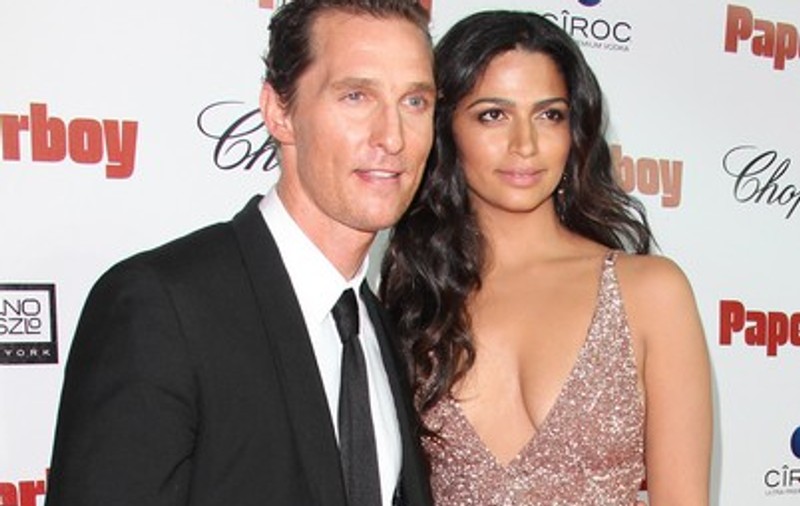Unul dintre cei mai frumoși bărbați ai planetei a spus ”adio” burlăciei! Matthew McConaughey s-a însurat cu un model brazilian