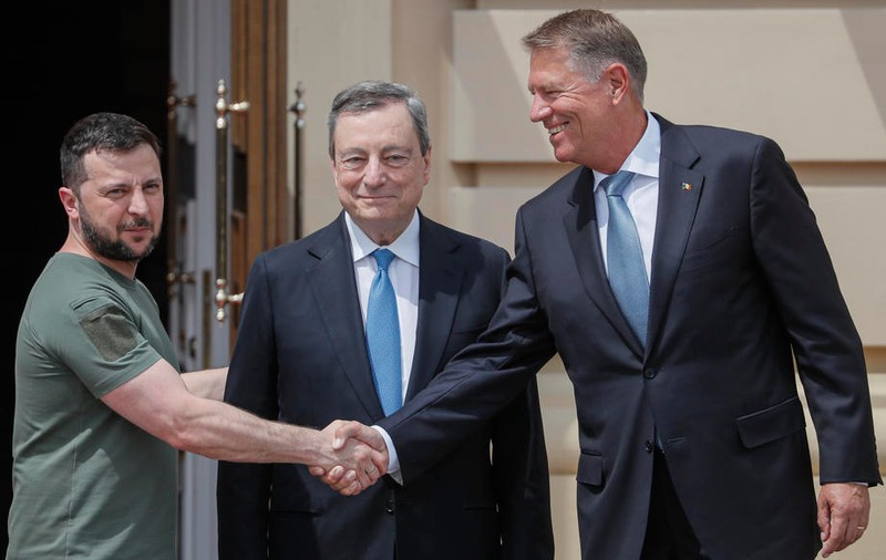 Klaus Iohannis salută decizia Comisiei Europene: „Un binemeritat pas înainte pentru cetățenii Ucrainei și Moldovei”
