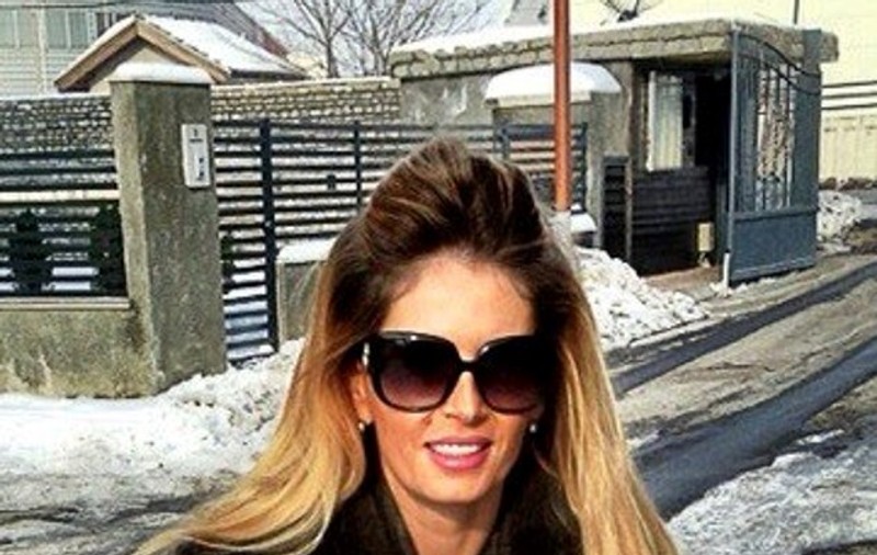 Andreea Bănică este atât de ocupată, încât nu are nici timp să mănânce! Vezi ce soluție a găsit ca să se poată hrăni! FOTO