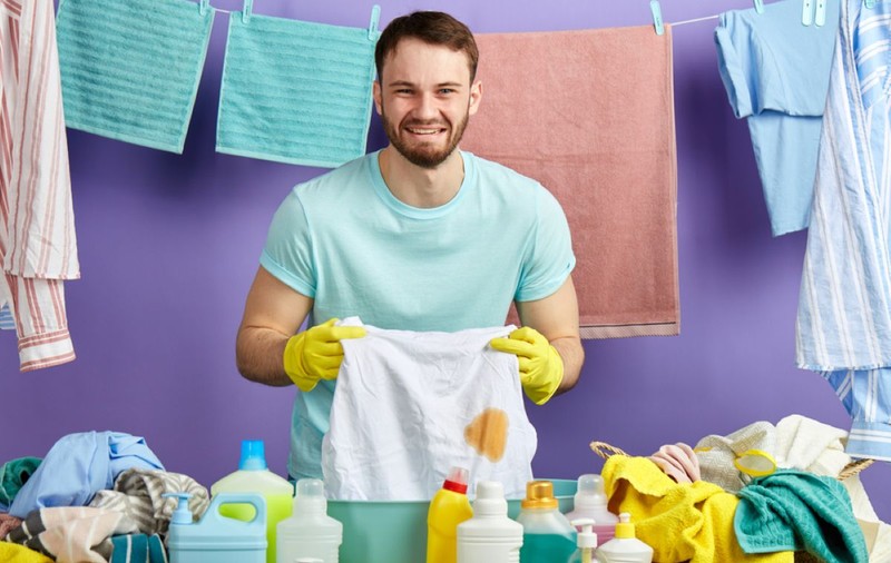 Cum se scot petele de grăsime de pe haine şi alte articolele textile