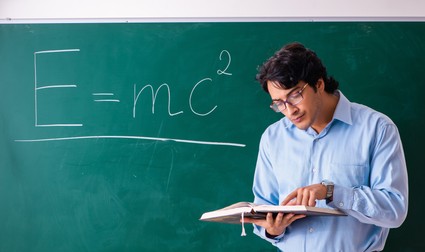 Potrivit raportului OCDE, în școlile din România absenteismul în rândul profesorilor este extrem de mic. Foto: Shutterstock