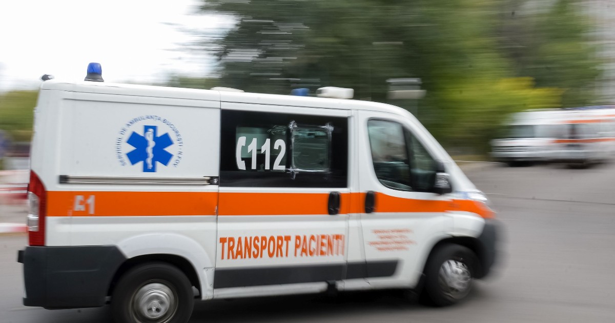ambulanță în misiiune. FOTO:Hepta