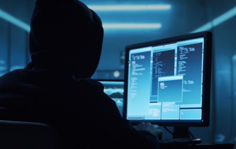 Un hacker rus, ofițer GRU, a fost arestat în Thailanda în colaborare cu FBI. Bărbatul este acuzat de atacuri de amploare împotriva unor instituții americane și europene