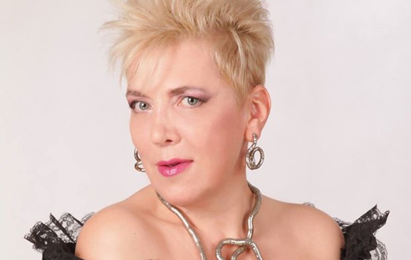 EXCLUSIV/ ”Șlăgăroasa” Silvia Dumitrescu a făcut o schimbare radicală de macaz. A cotit-o pe blues!