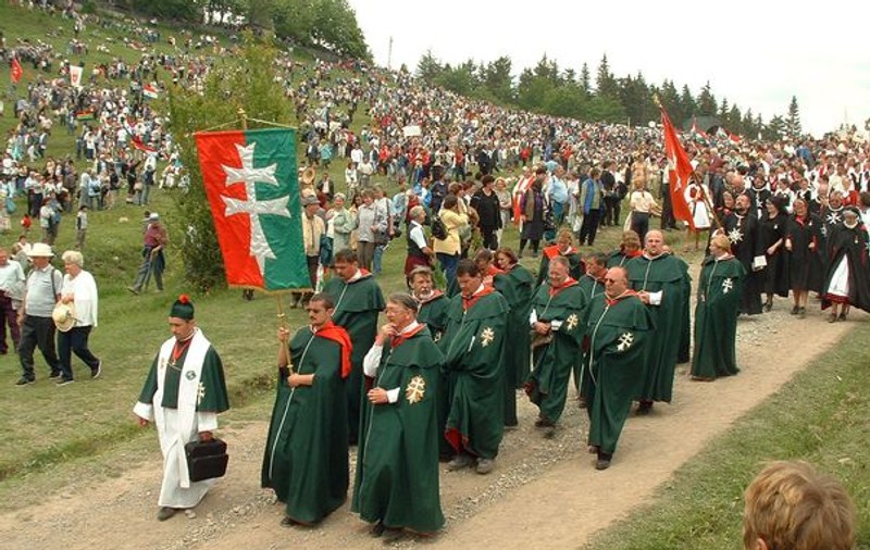 Cea mai mare procesiune catolică de Rusalii are loc în Harghita