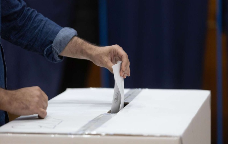 Un bărbat din Ploiești a rupt buletinul de vot, fără să voteze. Ce a urmat