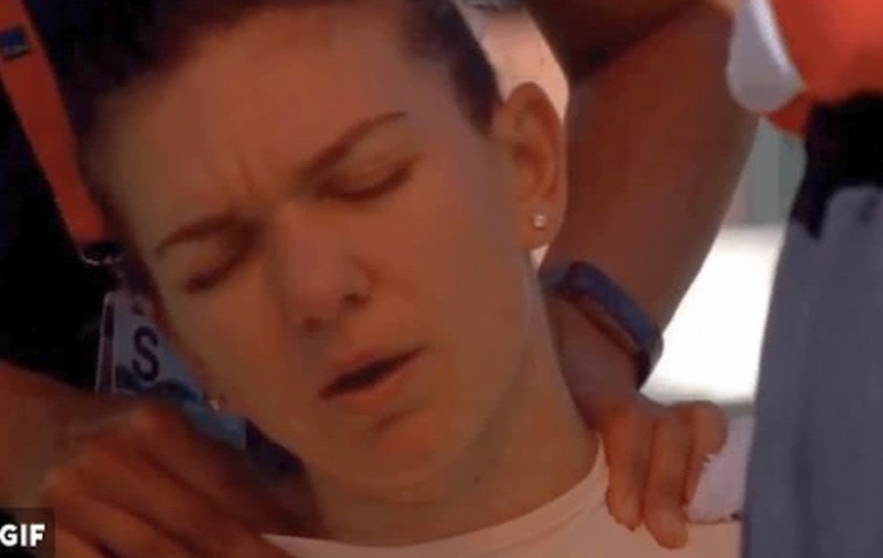 Ce se întâmplă cu umărul Simonei Halep. Românca a avut și probleme la gleznă / VIDEO