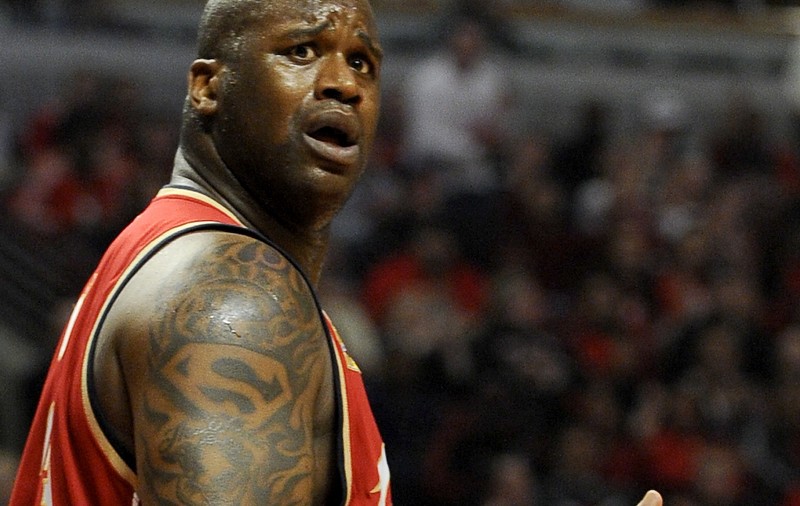 Chiar și legendele o pățesc! Shaquille O'Neal a căzut în timpul unei emisiuni TV, apoi a rămas în lenjerie intimă