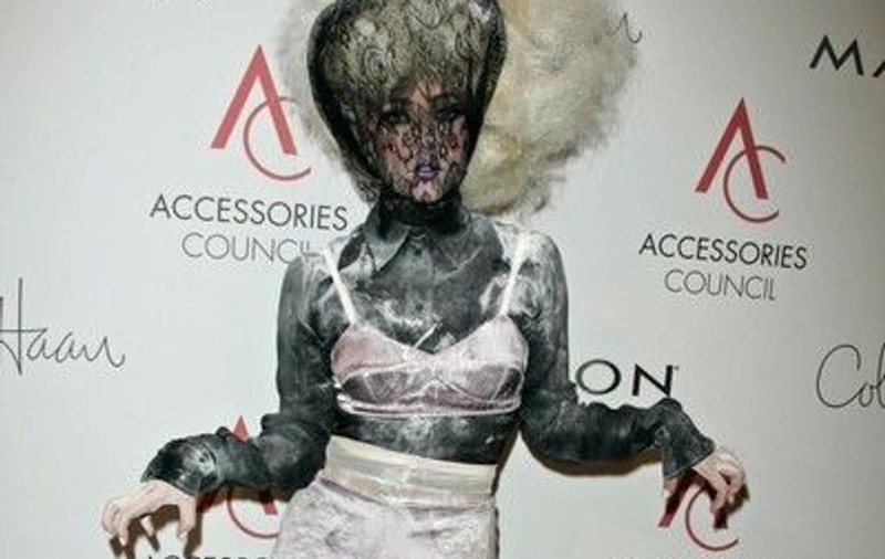 Lady GaGa: "Prezervativul e cel mai grozav accesoriu"