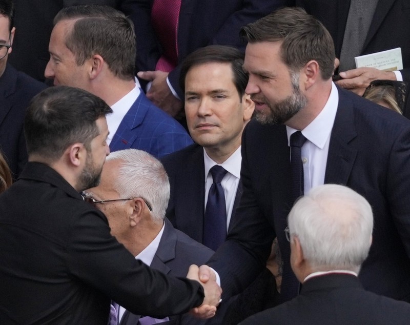 Gestul făcut de J.D. Vance și Volodimir Zelenski la prima întâlnire după cearta pe care au avut-o în Biroul Oval