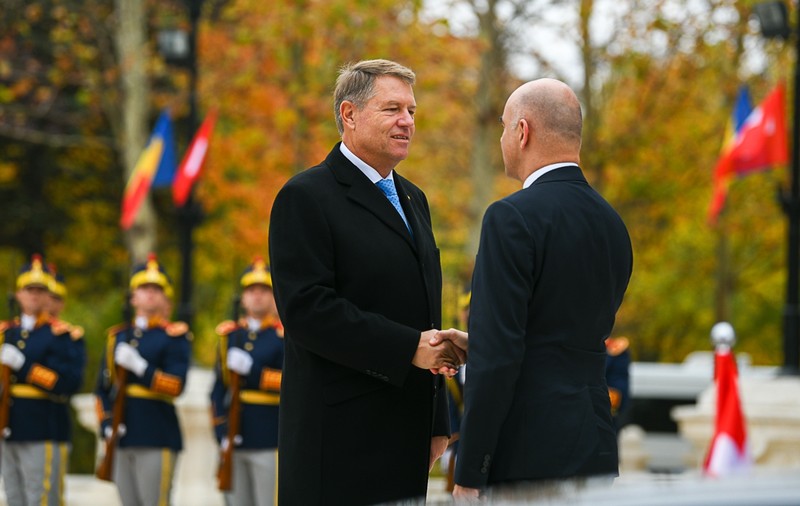 FOTO. Cetăţenii români nu vor mai avea restricţii pe piaţa muncii din Elveţia, începând cu 2019. Anunţul lui Klaus Iohannis