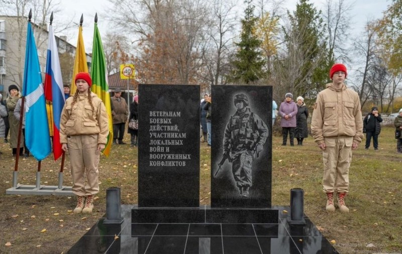 Pe un monument din Rusia dedicat soldaților ruși a fost pusă din greșeală imaginea unui soldat NATO