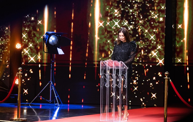 Nicoleta Luciu, Cuza, Ioana Ginghină și Dorian Popa, printre vedetele prezente pe scena „Stand-Up Revolution”