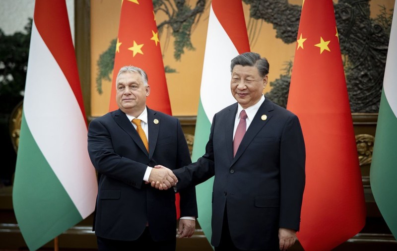 Xi Jinping se întâlnește cu Viktor Orban la Budapesta. Liderul ungar a vorbit cu Volodimir Zelenski înainte de întrevederea cu președintele Chinei