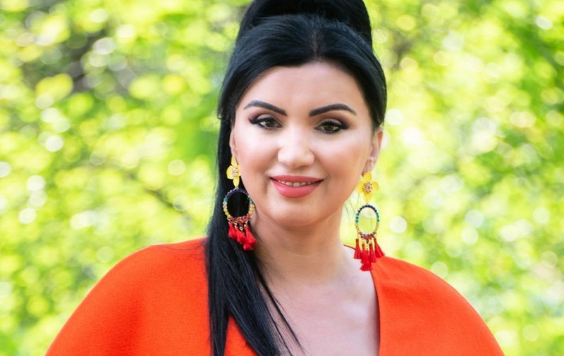 Adriana Bahmuțeanu s-a logodit la biserică cu iubitul George: „Ne-am cunoscut în urmă cu două-trei luni”. Când fac cununia civilă
