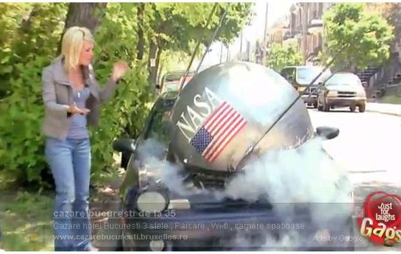 Uite cum au reacţionat oamenii când au văzut o maşină lovită de un ”satelit” NASA