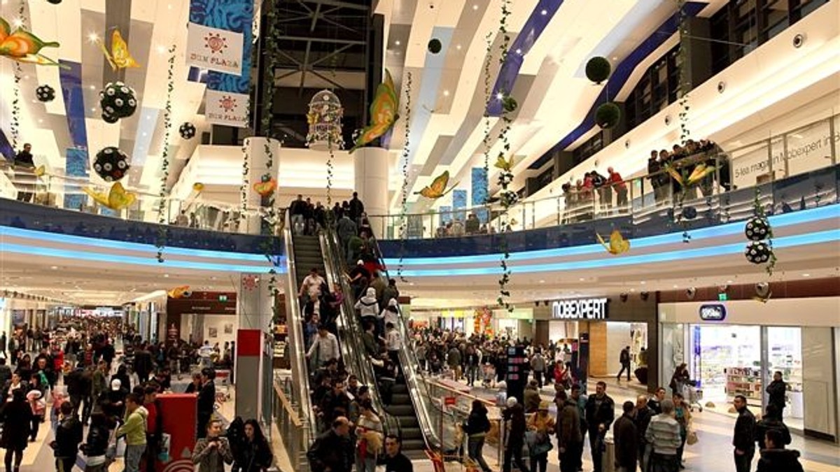 Magazinele din mall-uri cer renegocierea chiriilor, din cauza închiderii acestora de către stat. Mall Sun Plaza