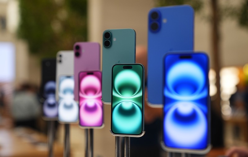 iPhone 17 Pro Max va fi și mai gros, și mai greu. Motivul din spatele deciziei Apple de a modifica dimensiunile celui mai scump telefon din gamă