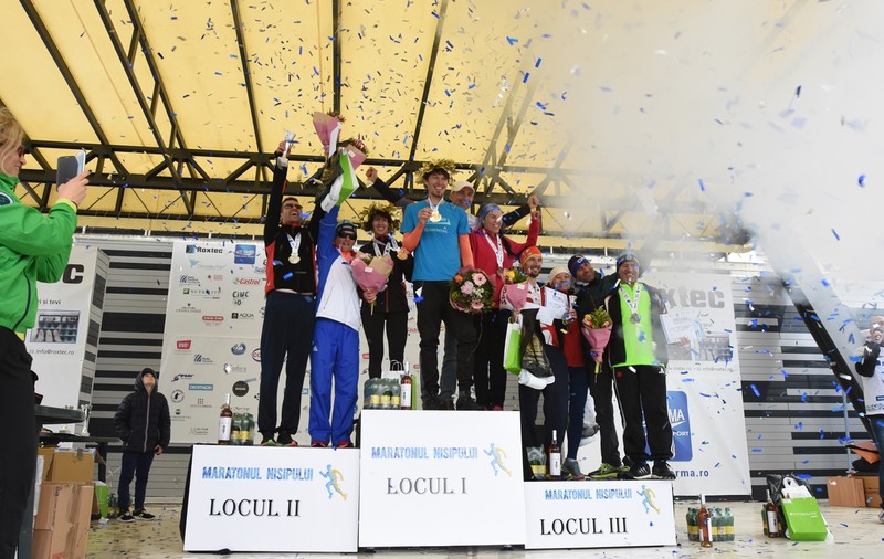 Liviu Croitoru şi Nicoleta Ciortan au câștigat Maratonul Nisipului de la Mamaia