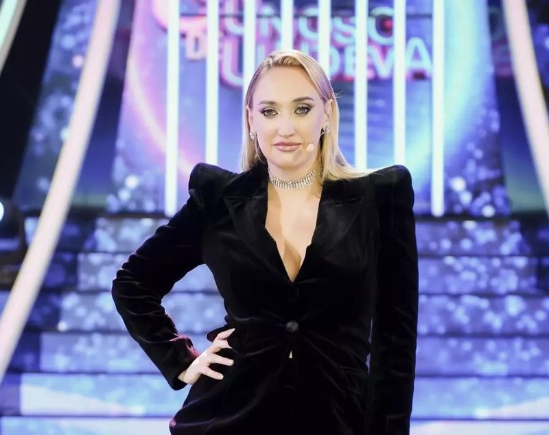 Cum se înțelege Ilona Brezoianu cu ceilalți jurați de la „Te cunosc de undeva!”. „Raportarea este ușor ciudată pentru mine. Uneori trebuie să mai și tac”