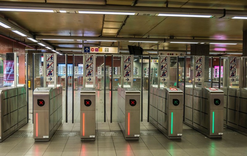 Alertă la Bruxelles. Autoritățile au primit o amenințare în limba rusă cu un atac la metrou