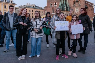 Familia Nadiei așteaptă să revină la tată