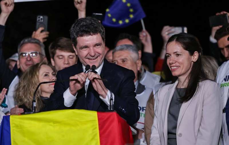 Mirabela Grădinaru, apariție în calitate de „prima-doamnă a României”. Cum a fost surprinsă aseară alături de Nicușor Dan și ce program are azi