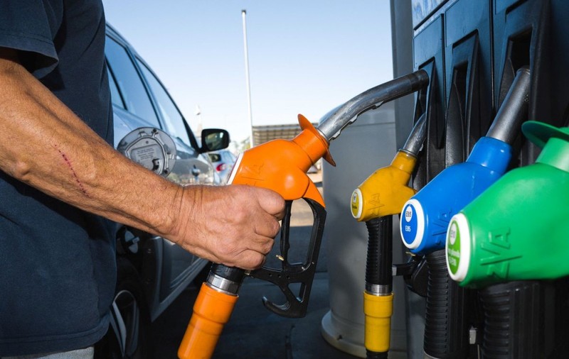 Fiscul a controlat 46 de companii petroliere după scumpirea carburanților, dar a dat amenzi infime