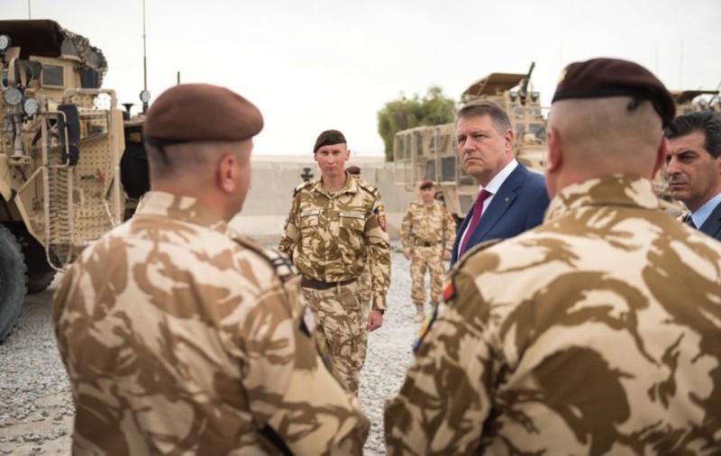 Klaus Iohannis, mesaj pentru militarii români răniţi în Afganistan: "Le datorăm întreaga noastră recunoștință"