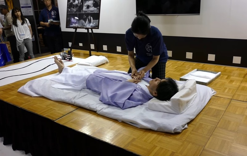 VIDEO| Arta de a îmbrăca morți. În Japonia se ține un concurs pentru cel mai bun antreprenor de pompe funebre