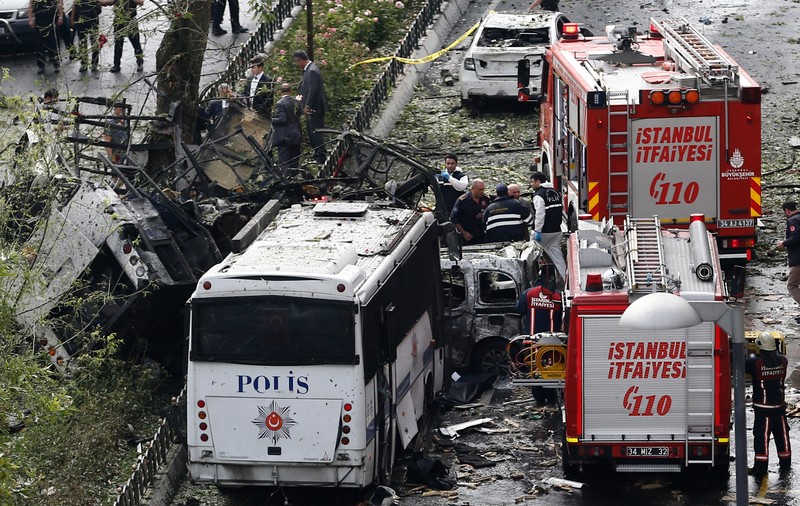 Atac cu bombă în centrul Istanbulului. 11 morți și 36 răniți | FOTO și VIDEO