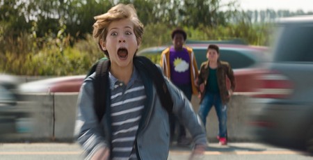 Jacob Tremblay traversează autostrada / Foto: Universal Picutres
