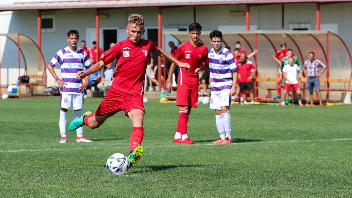 Cătălin Vulturar, cel mai tânăr jucător care a evoluat vreodată în Liga 2 de fotbal