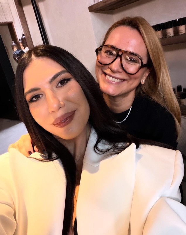 Imaginea Andreei Esca alături de Sore a stârnit comentarii neașteptate: „Oribile cu tot cu filtre”. Cum a reacționat prezentatoarea