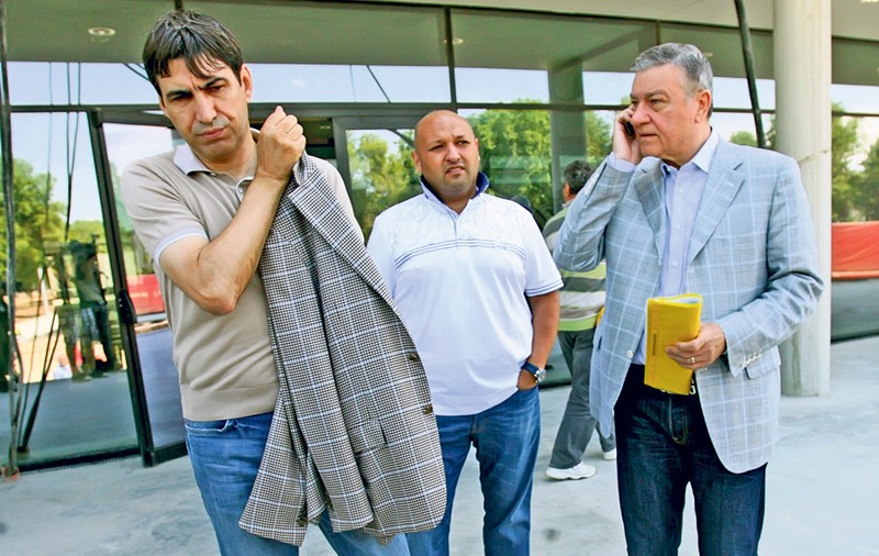 EXCLUSIV | Victor Piţurcă a vrut să demisioneze după barajul cu Grecia, dar nu l-a găsit la telefon pe Mircea Sandu