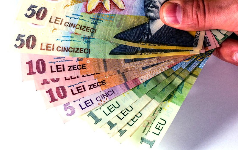 Băncile avertizează românii cu rate: "Amânarea înseamnă prelungirea creditului, dar poate genera alte costuri"