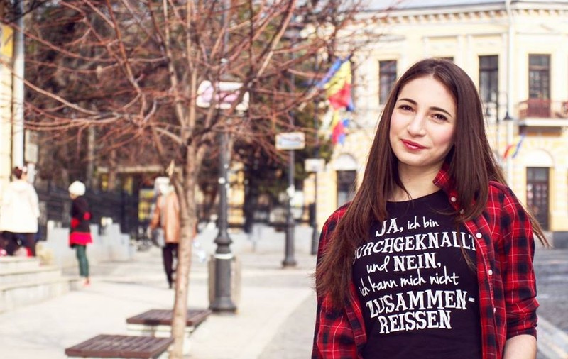 FOTO/ Cine este adolescenta găsită moartă la marginea unei păduri din Botoșani. Petronela Mihalachi avea 18 ani