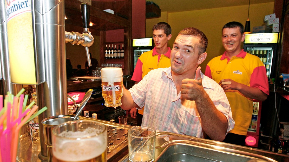 S-a aflat unde își mută pubul Leonard Doroftei!