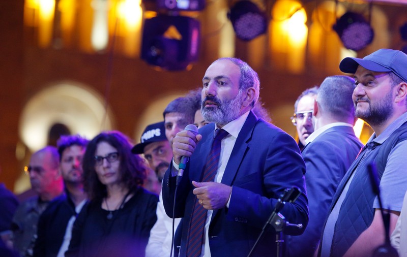 O zi fără proteste în Armenia. Pașinian a cerut pauză pentru negocieri