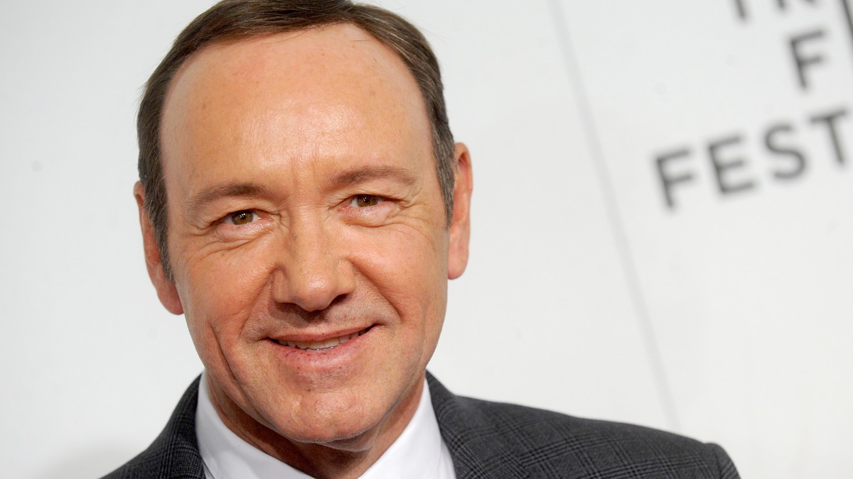 Kevin Spacey scapă de acuzații penale într-un caz de agresiune sexuală după ce acuzatorul a murit