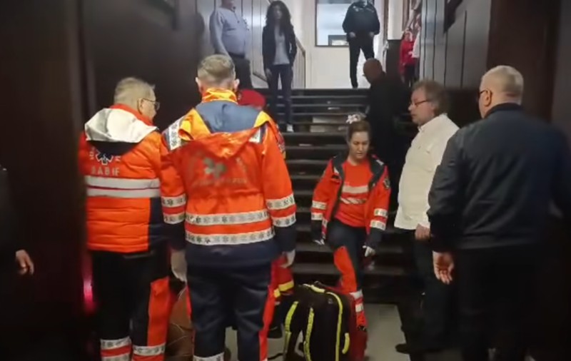 Un pompier a făcut infarct, după ce a aflat că va fi concediat de Ciprian Ciucu de la Primăria București