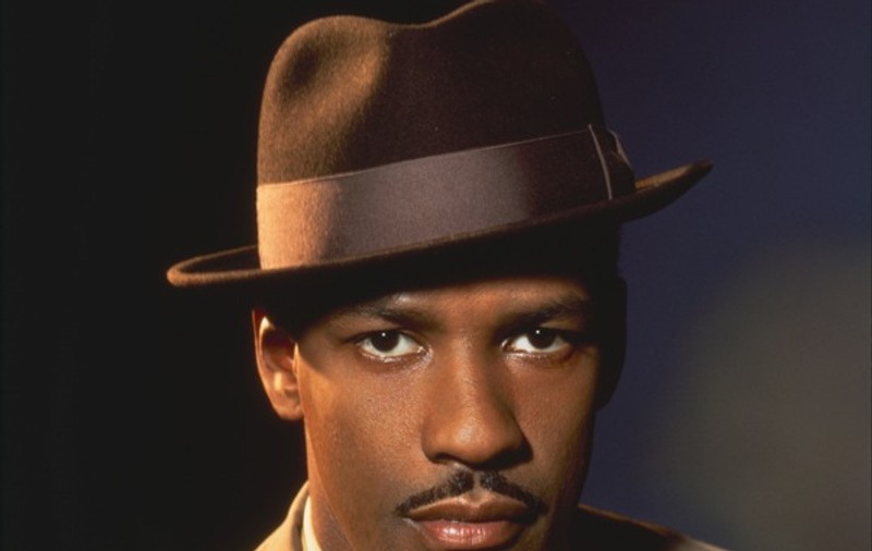 Un homeless s-a suparat pe Denzel Washington pentru că i-a oferit doar 10 dolari