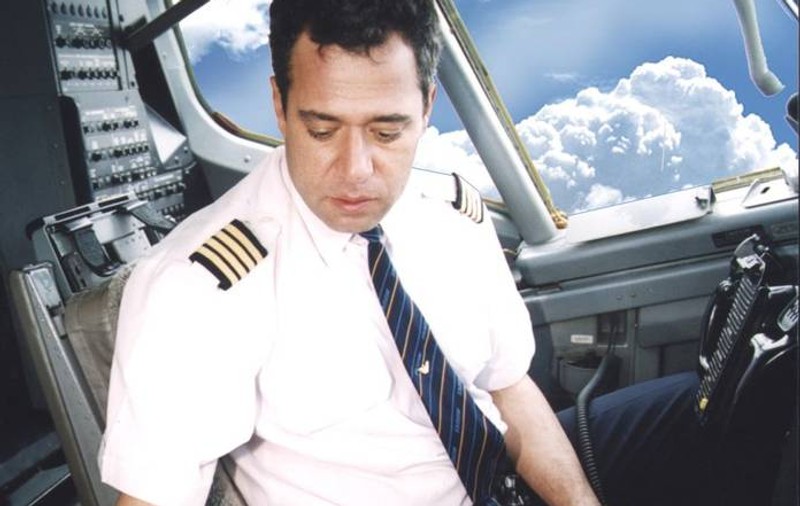 ADRIAN IOVAN, UNUL dintre cei MAI EXPERIMENTAŢI PILOŢI, cu peste 16.000 de ore de zbor şi 38 de ani vechime